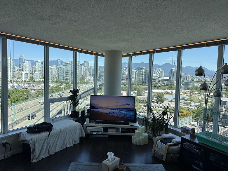 1404 445 W 2nd Avenue