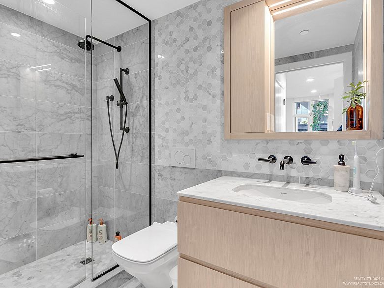 605 1180 Broughton Street