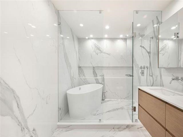 303 3639 W 16th Avenue