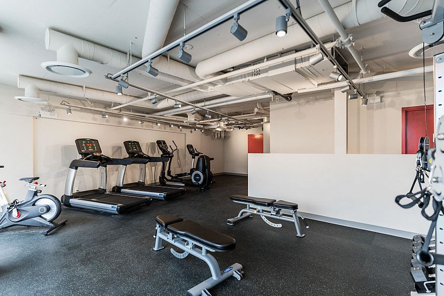 611 180 E 2nd Avenue