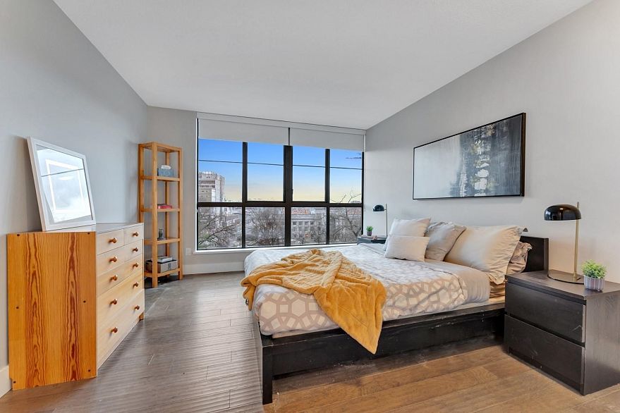 803 1159 Main Street