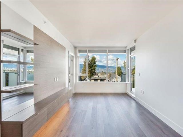 303 3639 W 16th Avenue