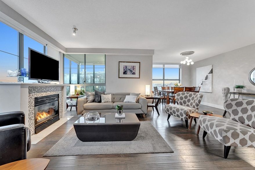 803 1159 Main Street