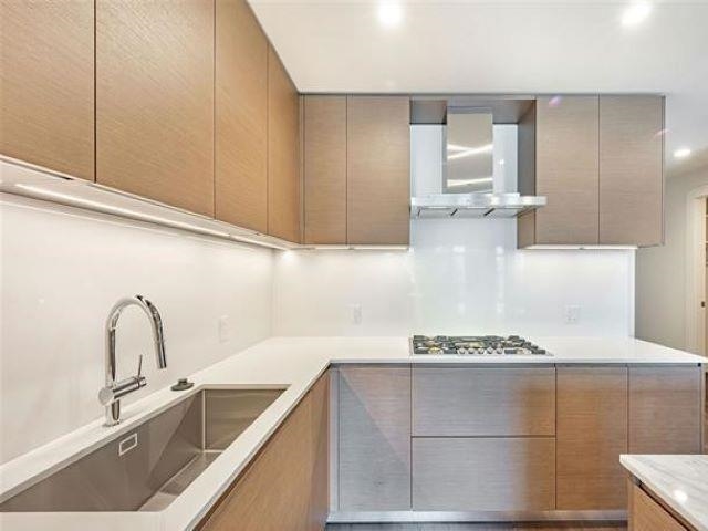 303 3639 W 16th Avenue