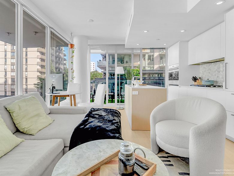 605 1180 Broughton Street