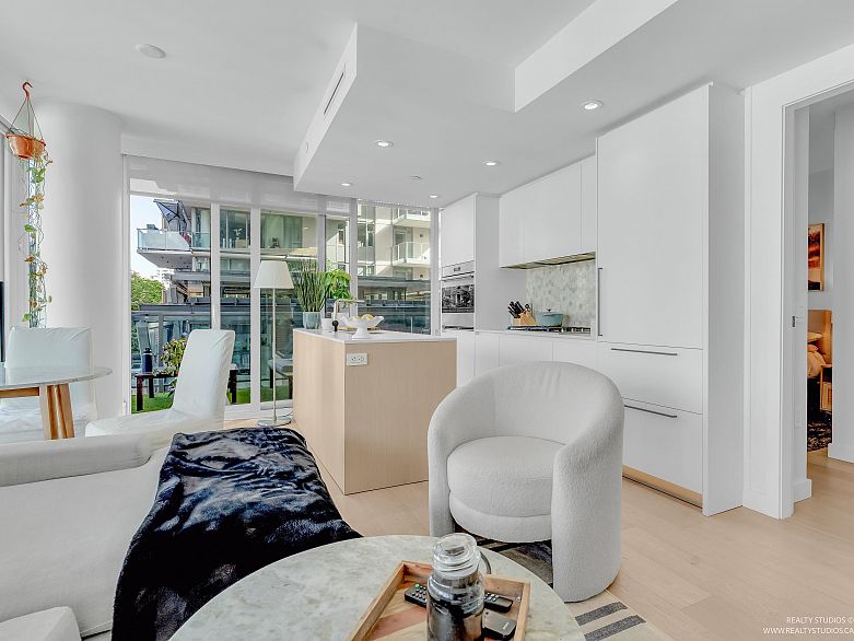 605 1180 Broughton Street