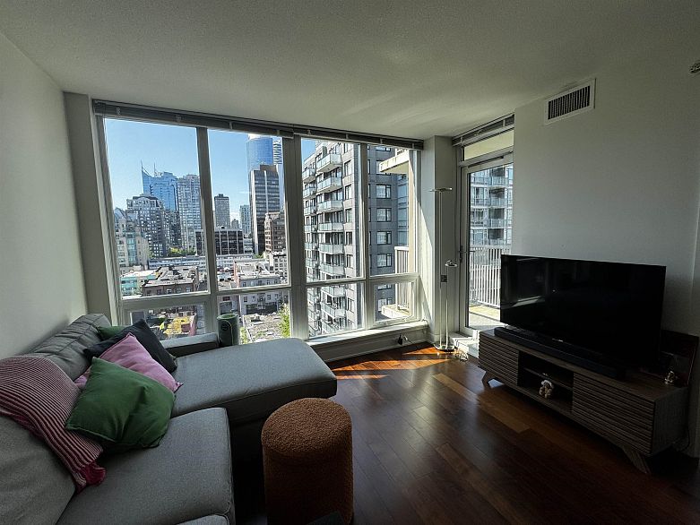 1705 1055 Richards Street