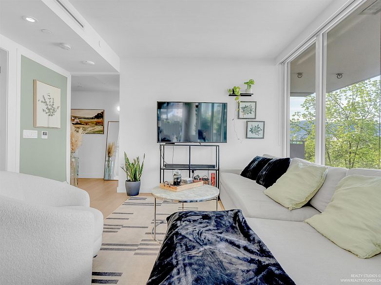 605 1180 Broughton Street