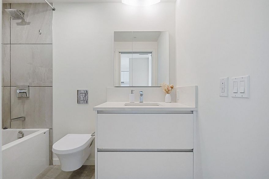 611 180 E 2nd Avenue