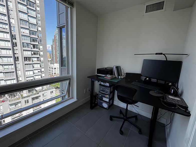 1705 1055 Richards Street