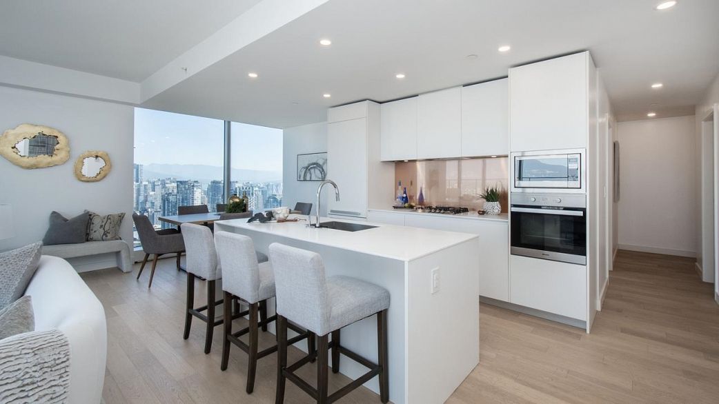 4206 1480 Howe Street