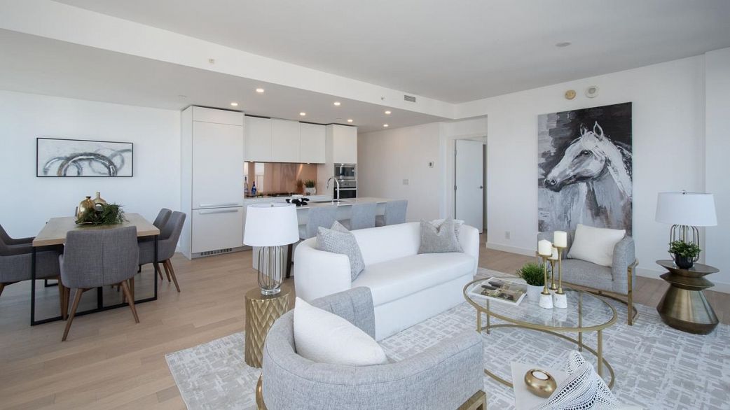 4206 1480 Howe Street