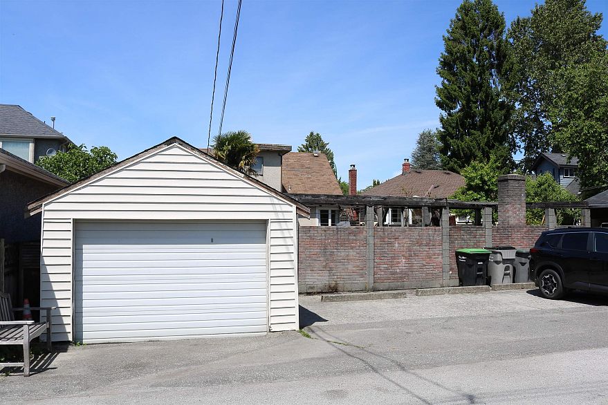 158 W King Edward Avenue