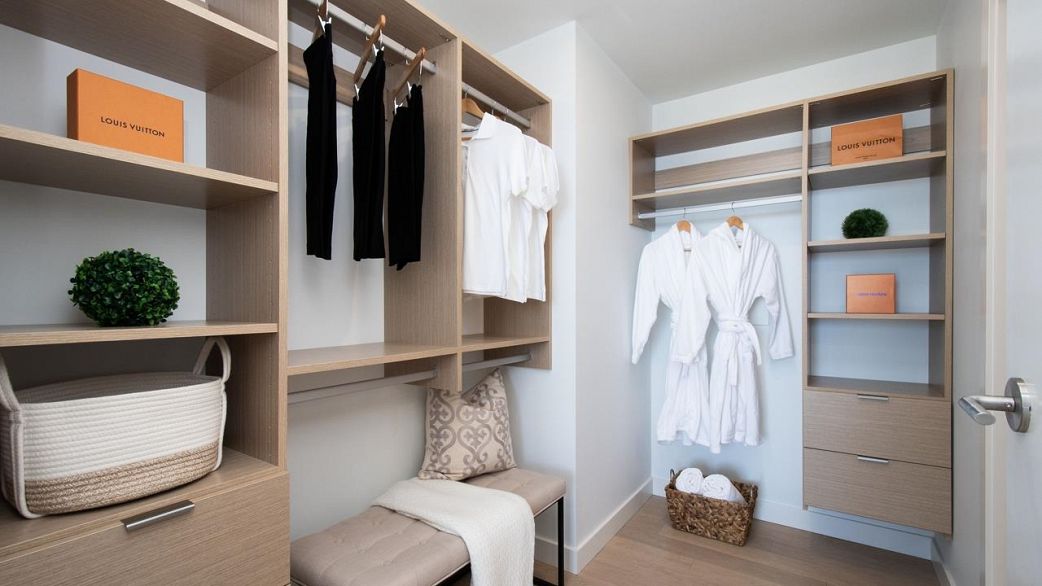 4206 1480 Howe Street