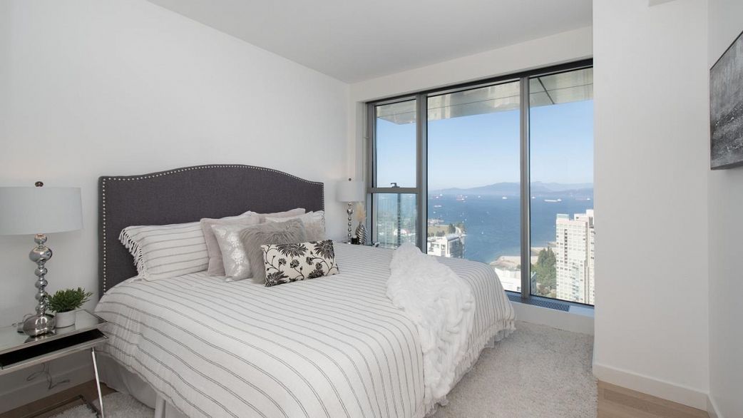 4206 1480 Howe Street