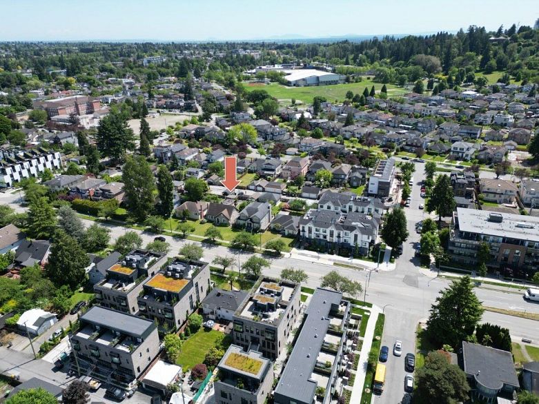 158 W King Edward Avenue