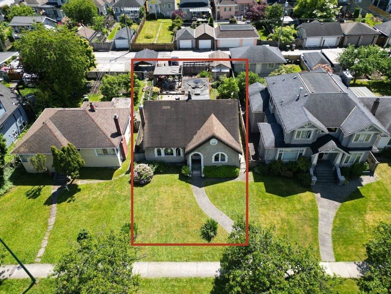 158 W King Edward Avenue