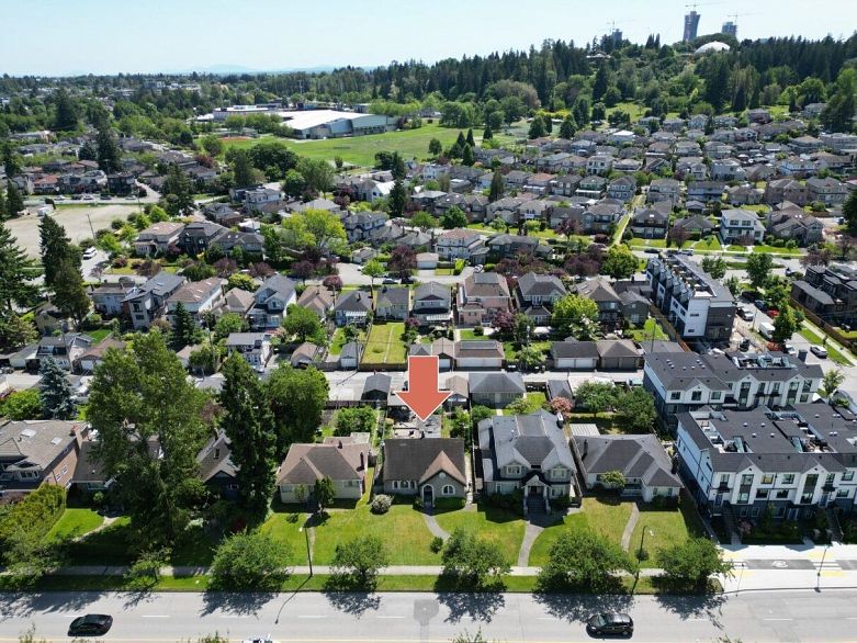 158 W King Edward Avenue