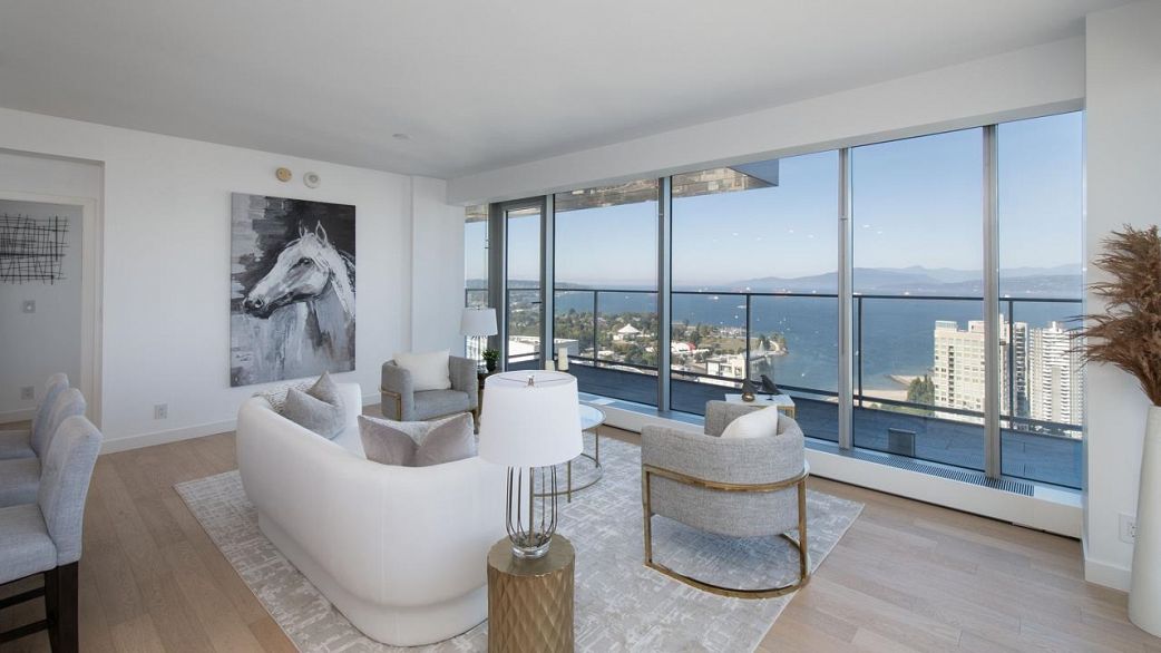 4206 1480 Howe Street