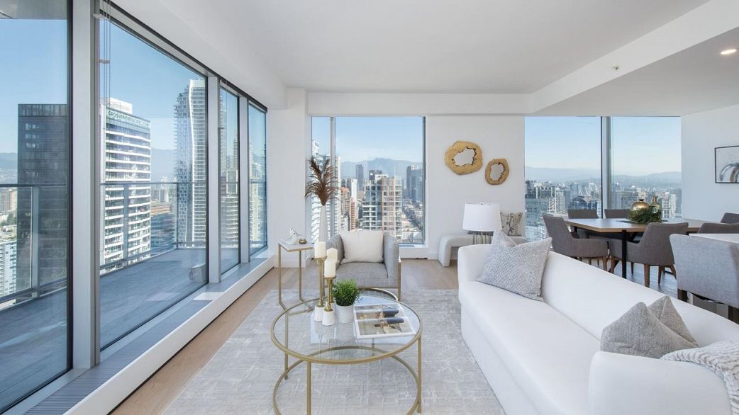 4206 1480 Howe Street