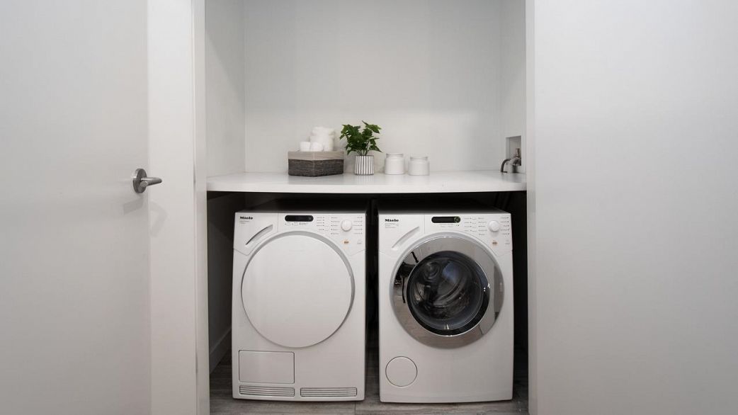 4206 1480 Howe Street