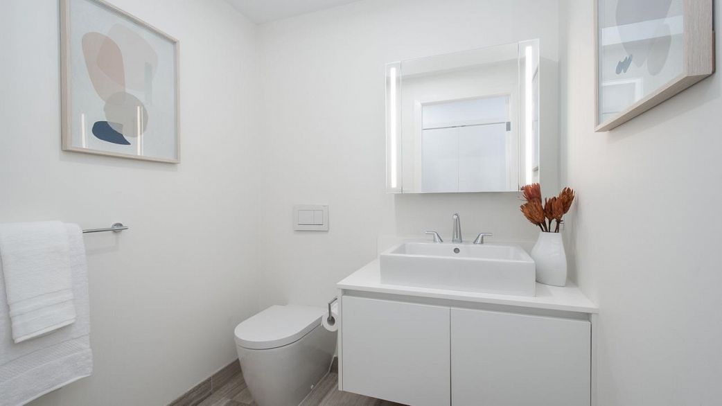 4206 1480 Howe Street