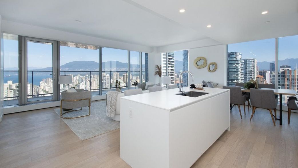 4206 1480 Howe Street