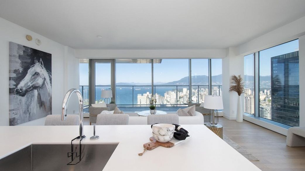 4206 1480 Howe Street