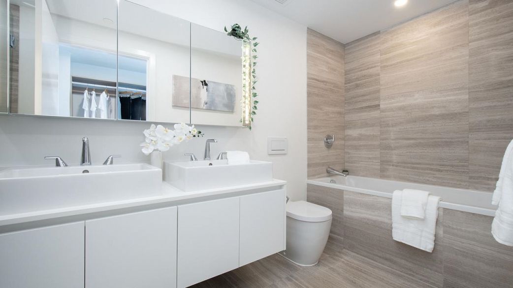 4206 1480 Howe Street