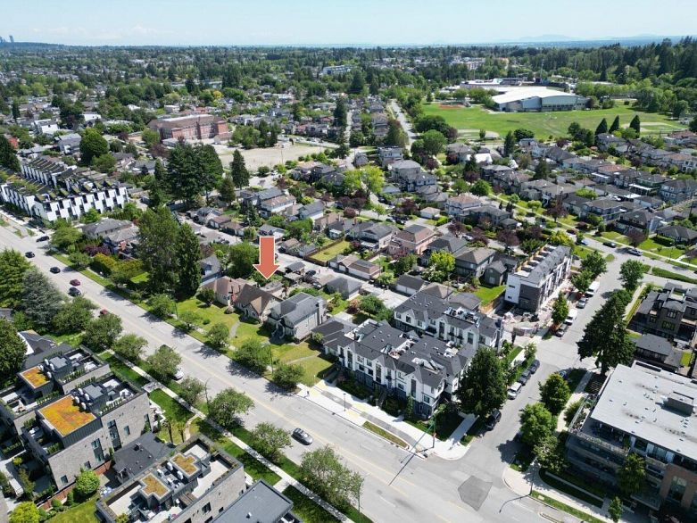 158 W King Edward Avenue