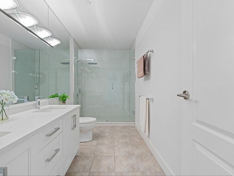 L302 1550 Coal Harbour Quay