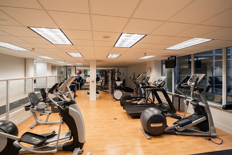 3903 1033 Marinaside Crescent