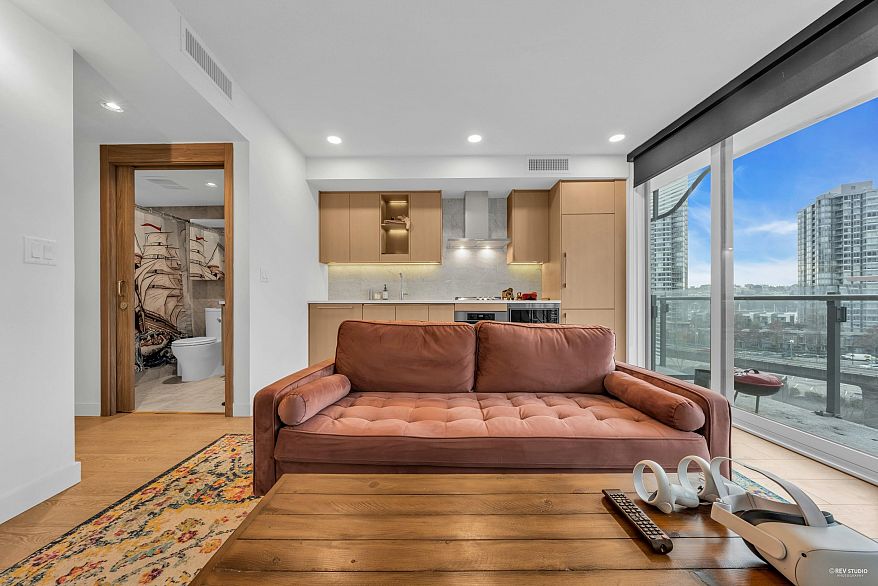 704 89 Nelson Street