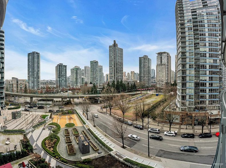 704 89 Nelson Street