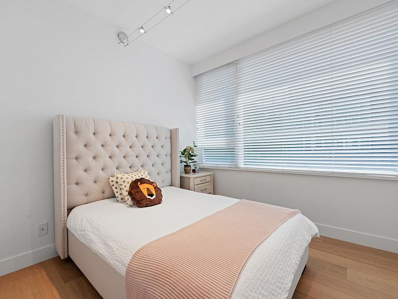 L302 1550 Coal Harbour Quay