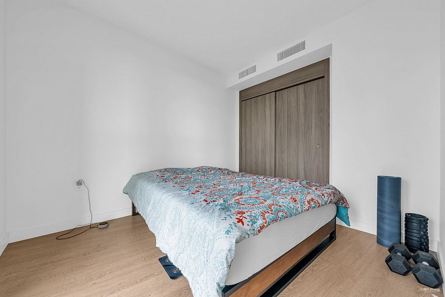 704 89 Nelson Street