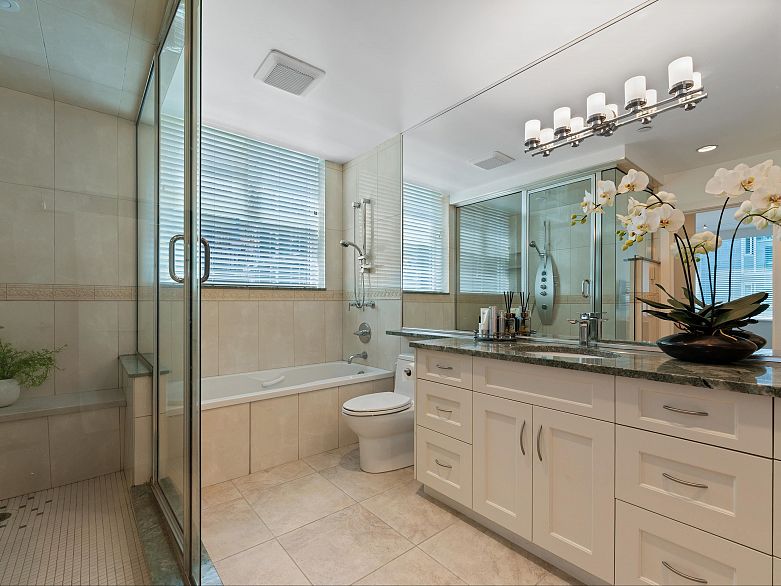 L302 1550 Coal Harbour Quay