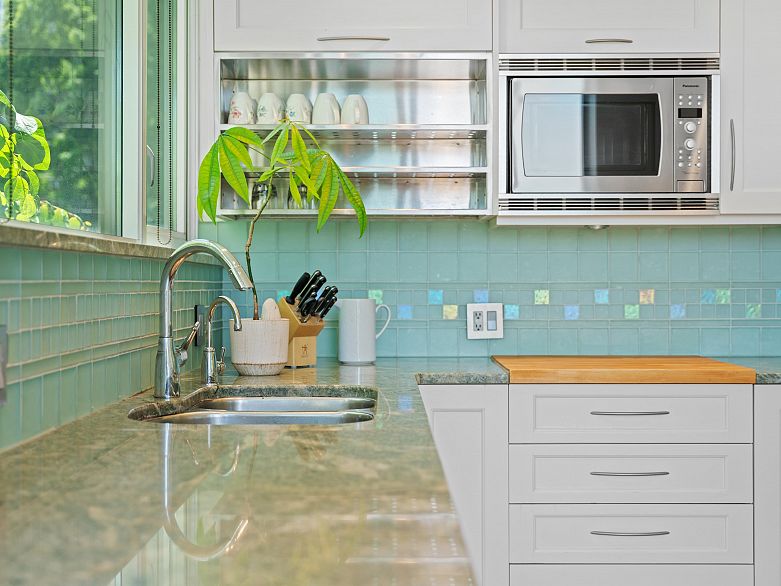 L302 1550 Coal Harbour Quay