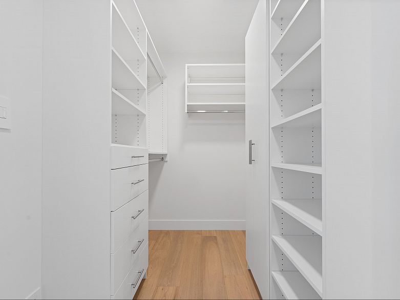 L302 1550 Coal Harbour Quay