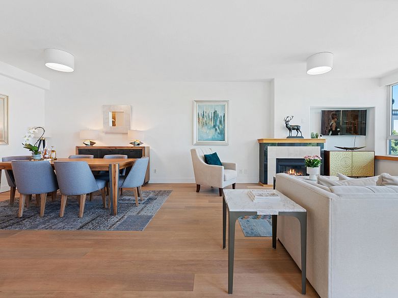 L302 1550 Coal Harbour Quay