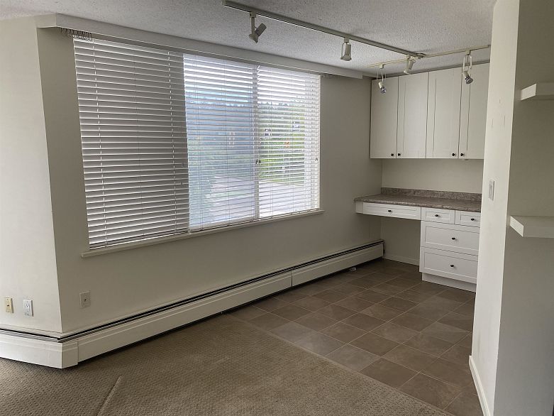 202 4691 W 10th Avenue