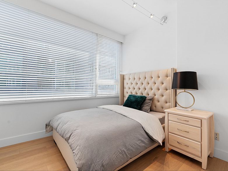 L302 1550 Coal Harbour Quay