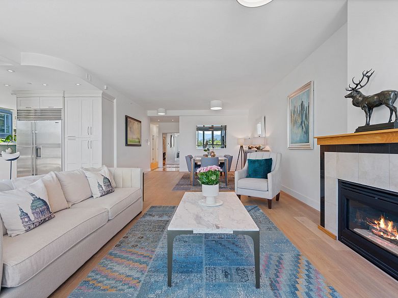 L302 1550 Coal Harbour Quay