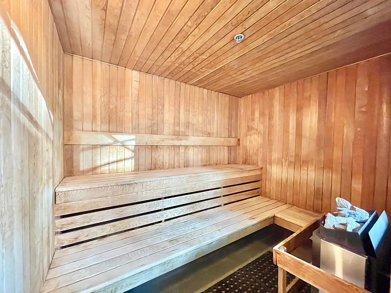 707 5775 Hampton Place