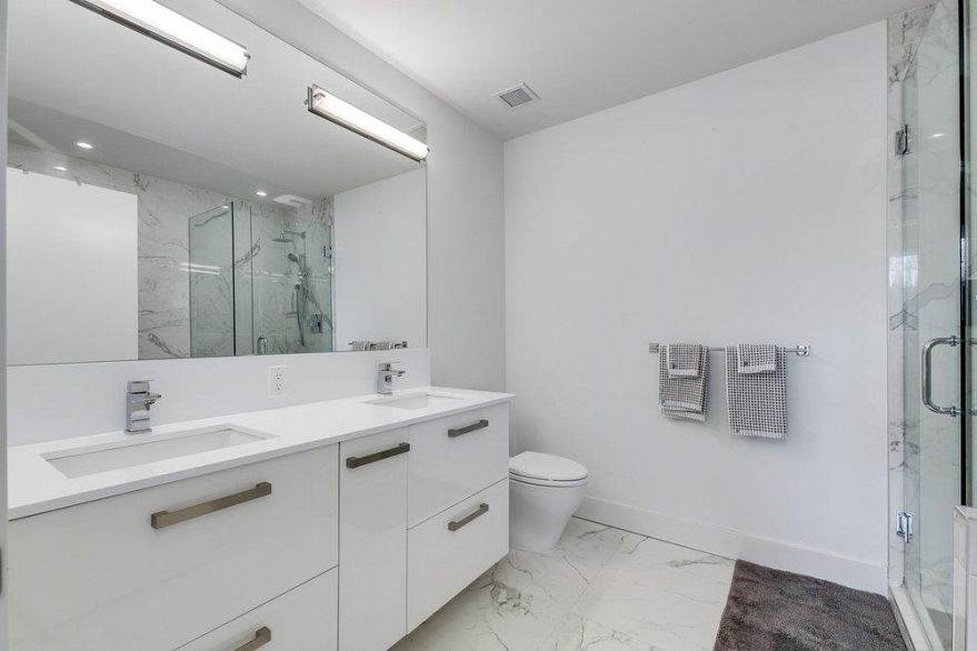 107 5688 Willow Street