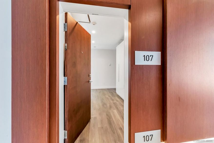 107 5688 Willow Street