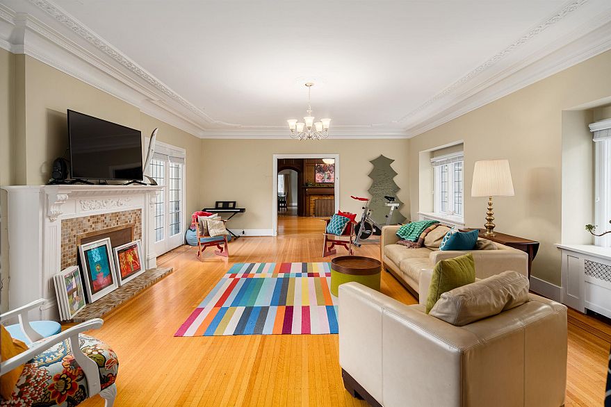 1678 Somerset Crescent