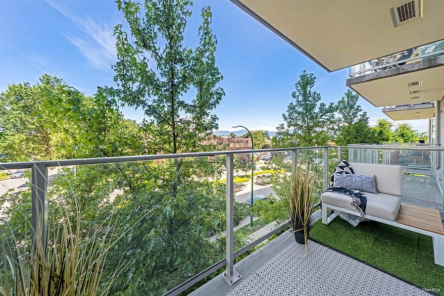312 4888 Nanaimo Street