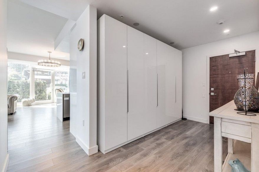 107 5688 Willow Street