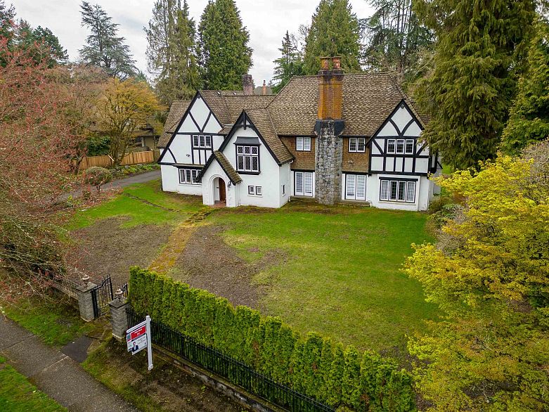 1678 Somerset Crescent